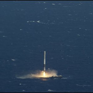 CRS-8 | First Stage Landing on Droneship