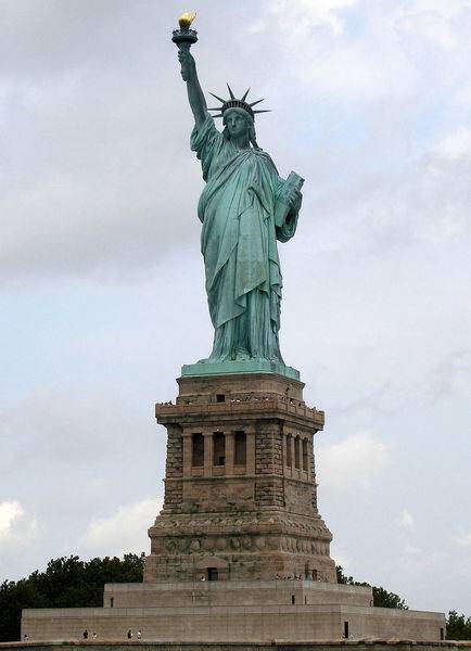 1024px-Statue_of_Liberty_7.jpg