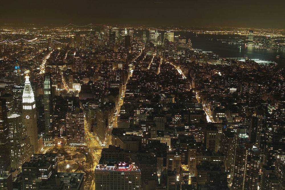 1200px-A_night_view_from_the_observatory.jpg