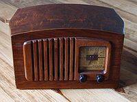 200px-Philco_radio_model_PT44_front.jpg