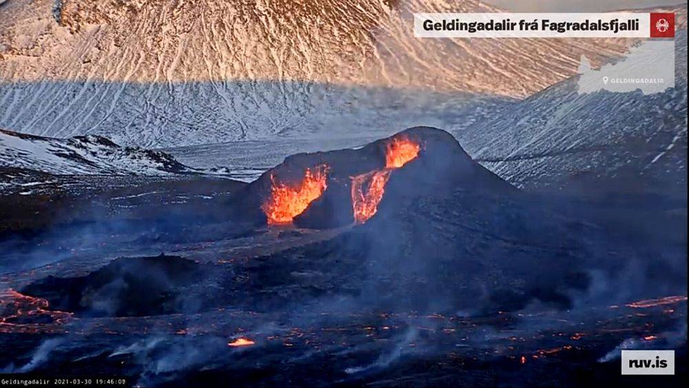 210330 1946 Iceland Volcano.jpg