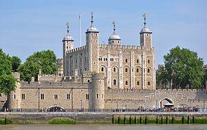 300px-Tower_of_London_viewed_from_the_River_Thames.jpg