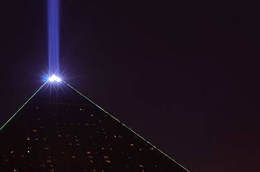 375px-Light_beam%2C_Luxor%2C_Las_Vegas_%286433695339%29.jpg