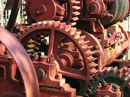 450px-Rock_crusher_gears.jpg