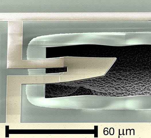 526px-QuantumMachine_SEM_MechanicalResonator.jpg