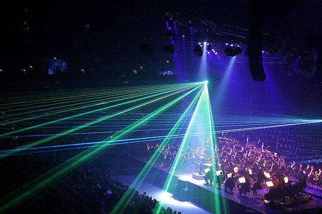 640px-Classical_spectacular_laser_effects.jpg