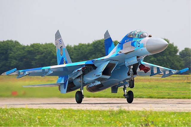 640px-Sukhoi_Su-27UB_Belyakov.jpg