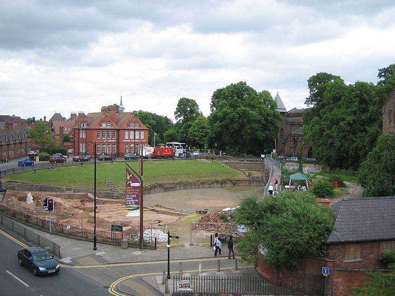 800px-Chester_amphitheatre.jpg