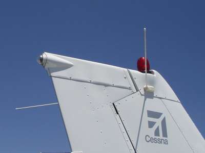 C172_tail_top.jpg