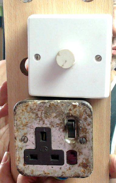 dimmer-control-of-socket-front.jpg