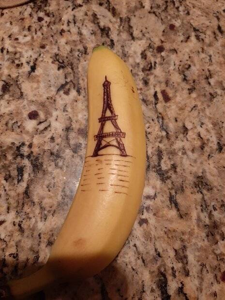 EiffelTowerBanana.jpeg