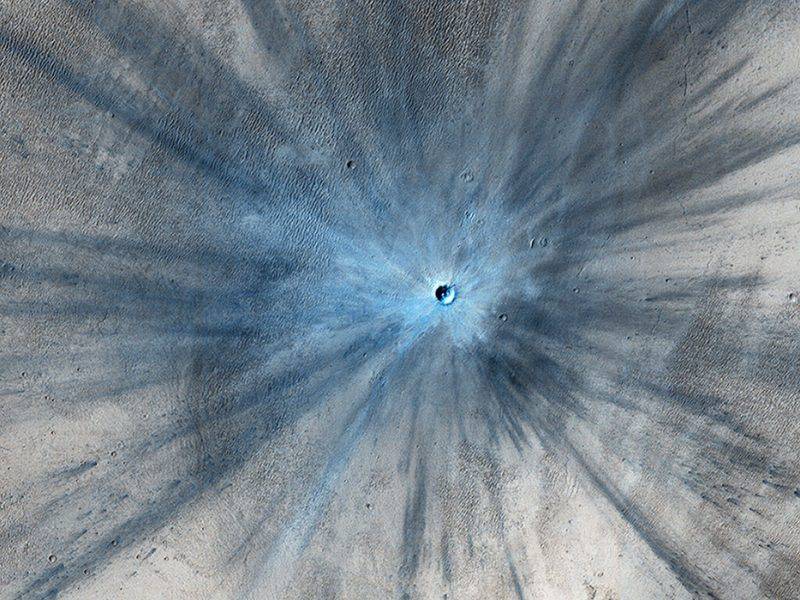 new-impact-crater-Mars-MRO-Nov-19-2013-800x600.jpg