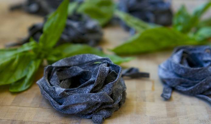 squid-ink-pasta-basil-pasta.jpg