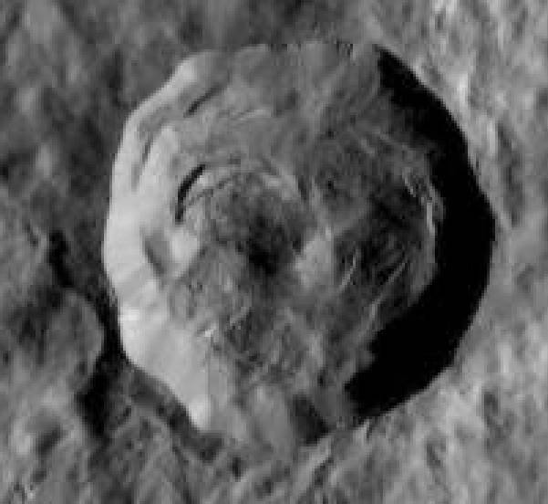 squirrel.falcon.ceres.ahhhhhhhh.pia19972.jpg