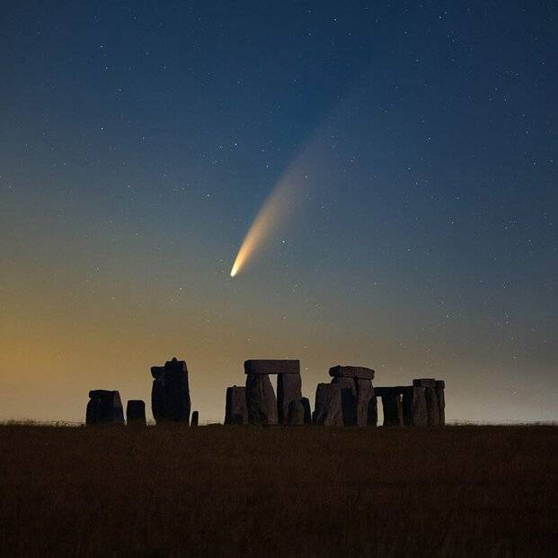 stonehenge-uk-comet-neowise-declan-deval-1536x1534.jpg