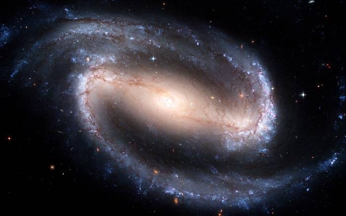The-Barred-Spiral-Galaxy-NGC-1300---2.jpg