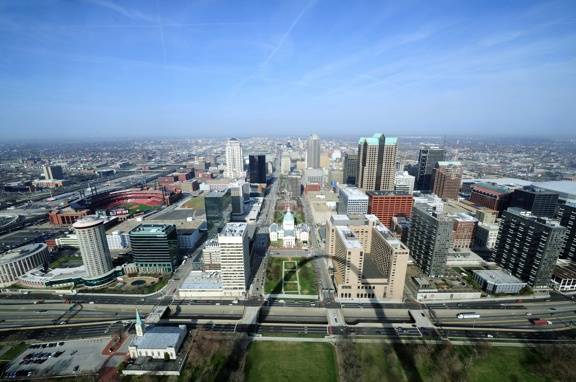 ViewFromTheArch-StLouis.N6eWd57VvvRH.jpg