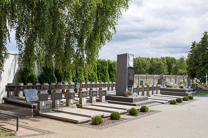 wujek_mietek_cemetary.jpg